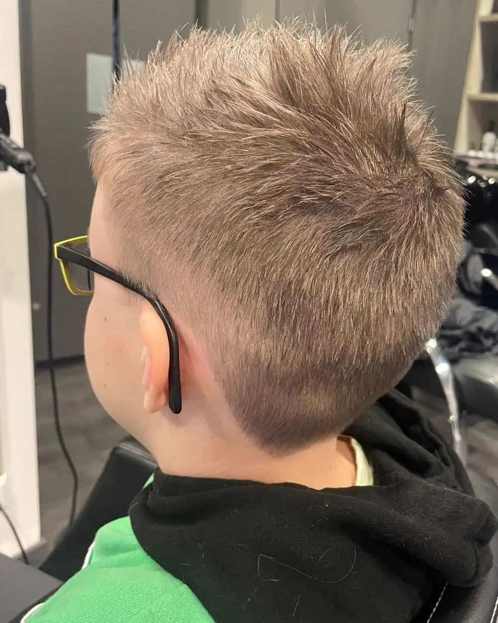 Kort geknipte coupe, netjes afgewerkt in de nek
